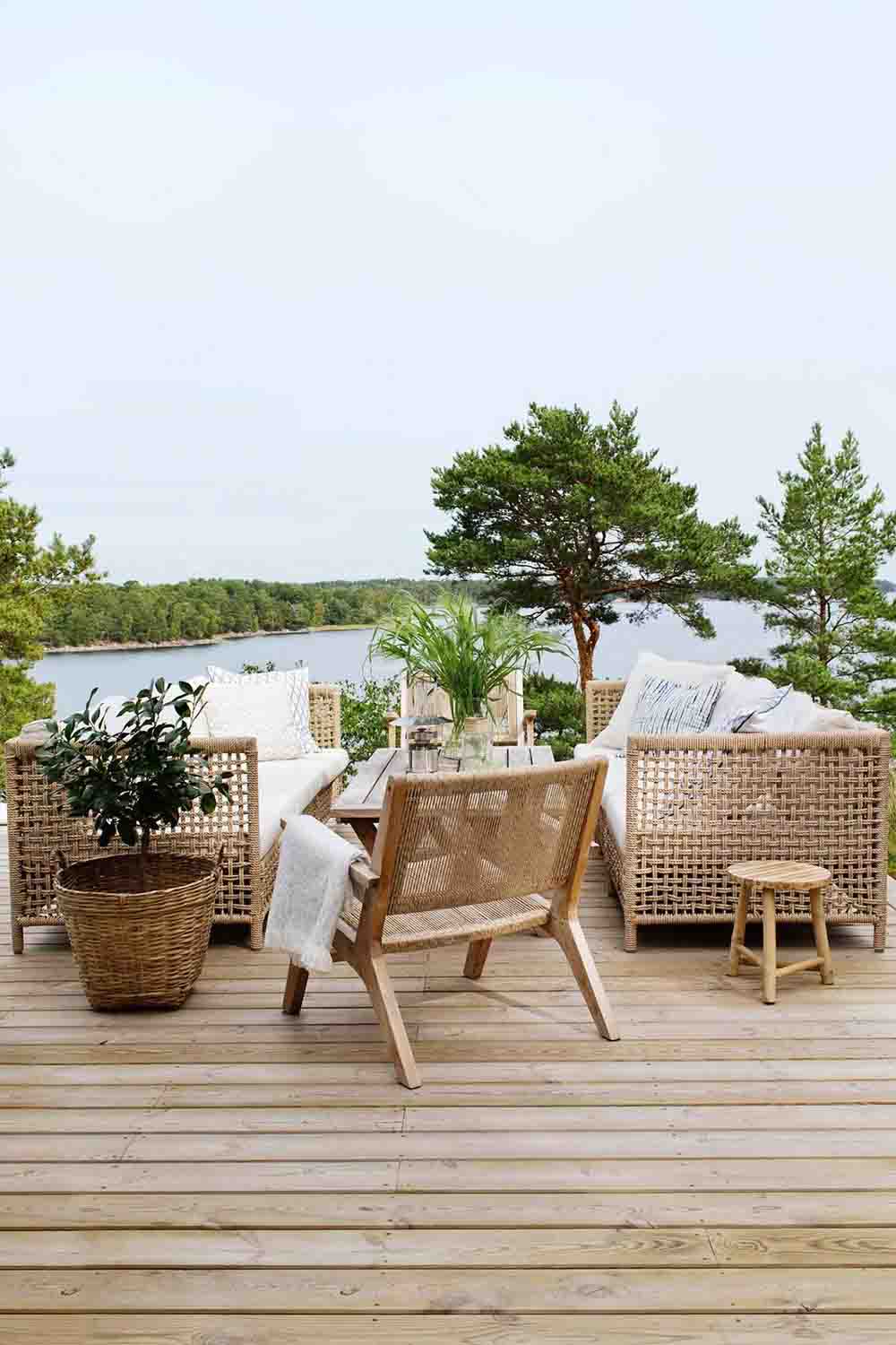 Wood and White Outdoor Living Inspiration