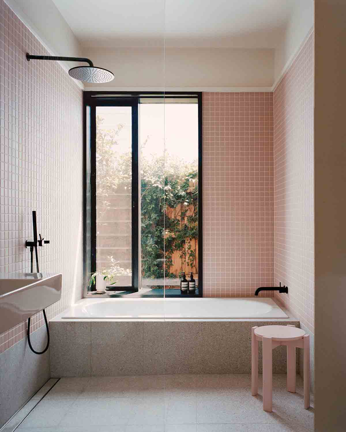 Trend Alert Tiled Baths Are Cool