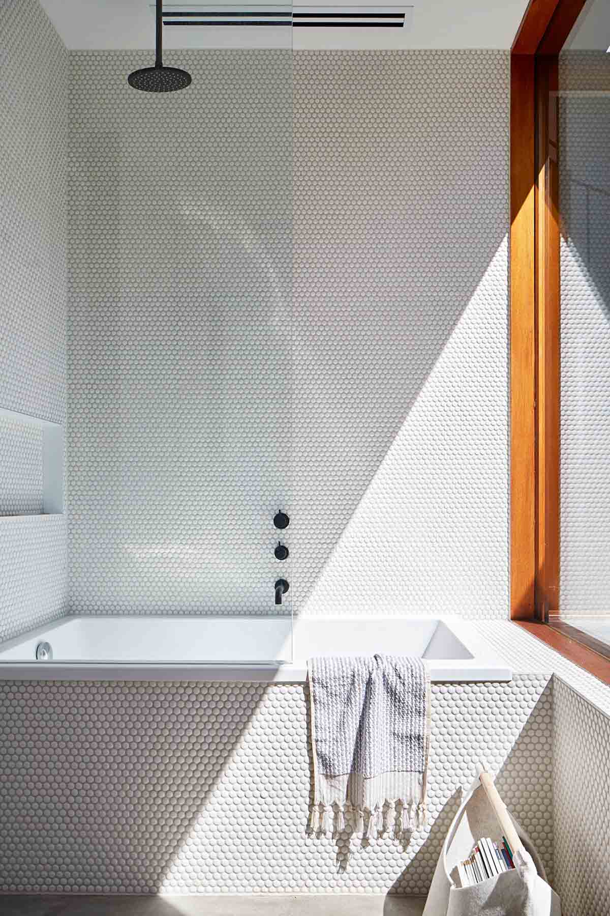 Trend Alert Tiled Baths Are Cool